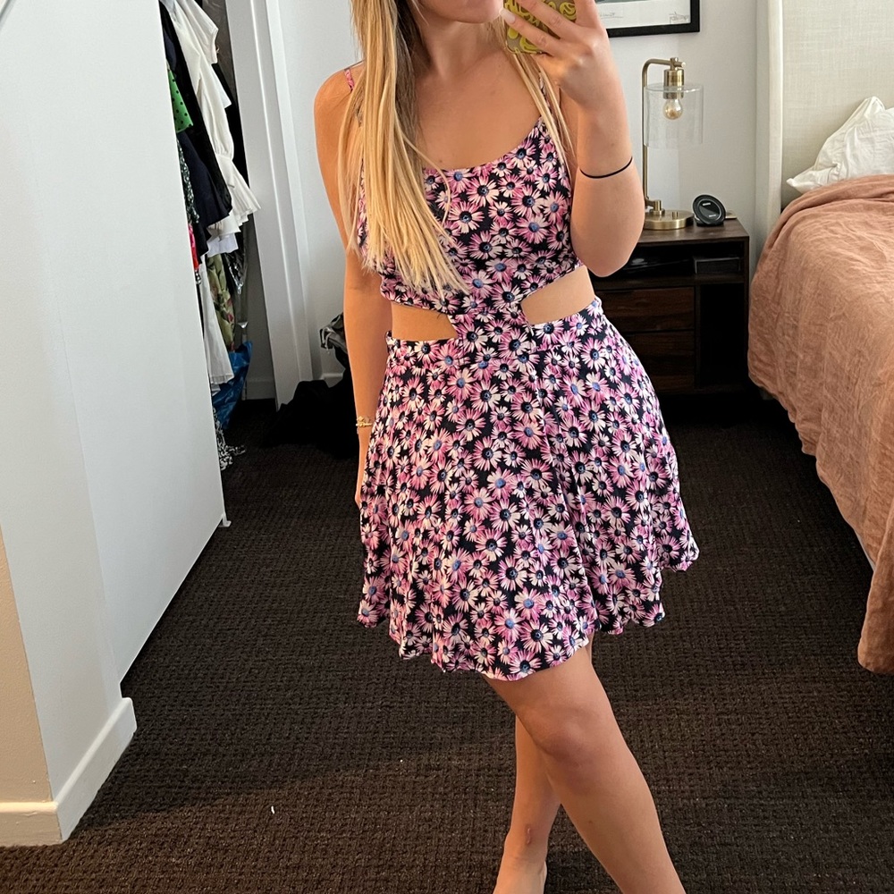 Floral Cutout Dress 🌺